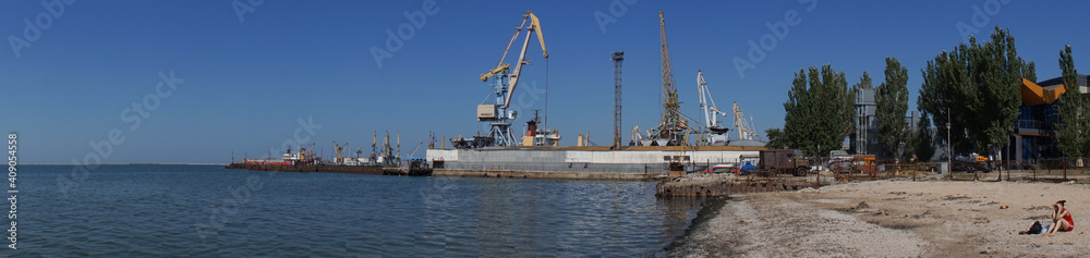The ships are moored in the Berdyansk port. The ships are moored in the Berdyansk port.