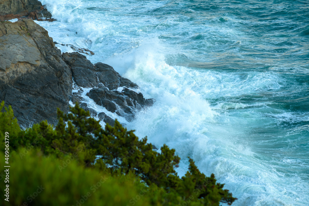 Fototapeta premium seascape with rocks and stormy weather