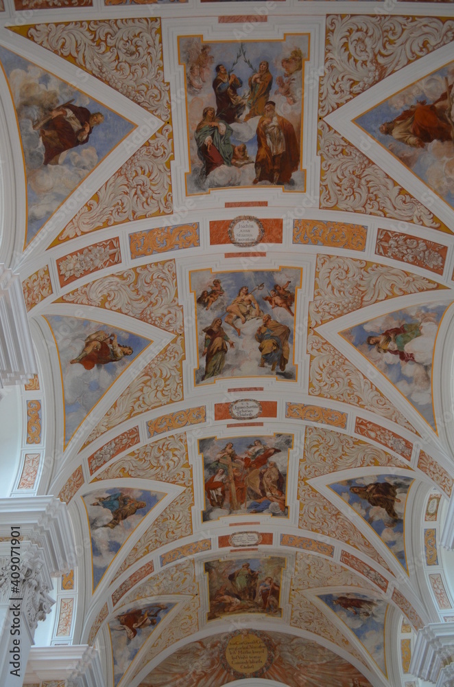 Kościół św. Józefa w Krzeszowie, freski na suficie