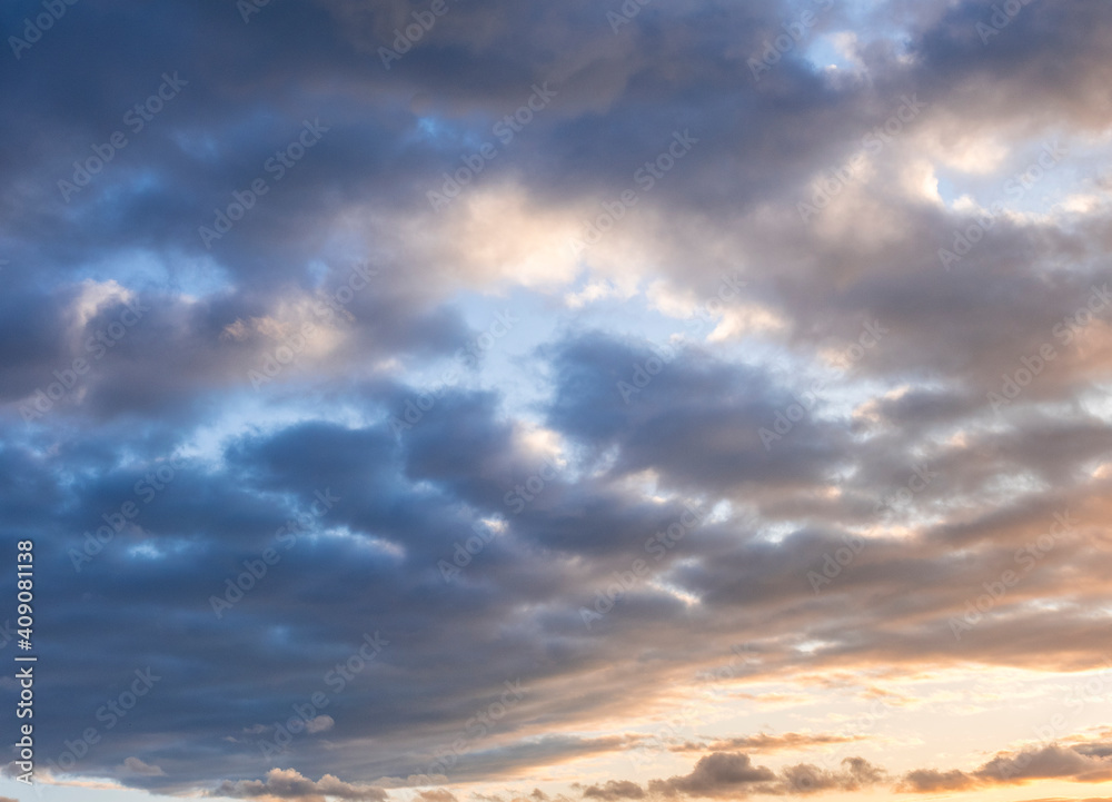 Obraz premium Wolken am Abendhimmel