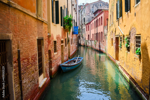 Venetian canal © Stefan