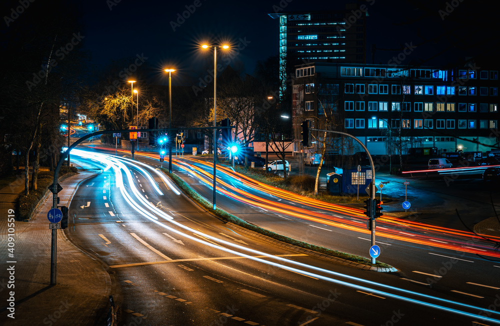 Φωτογραφία Longtime exposure photography of the cityscape of Flensburg with cars and lights
