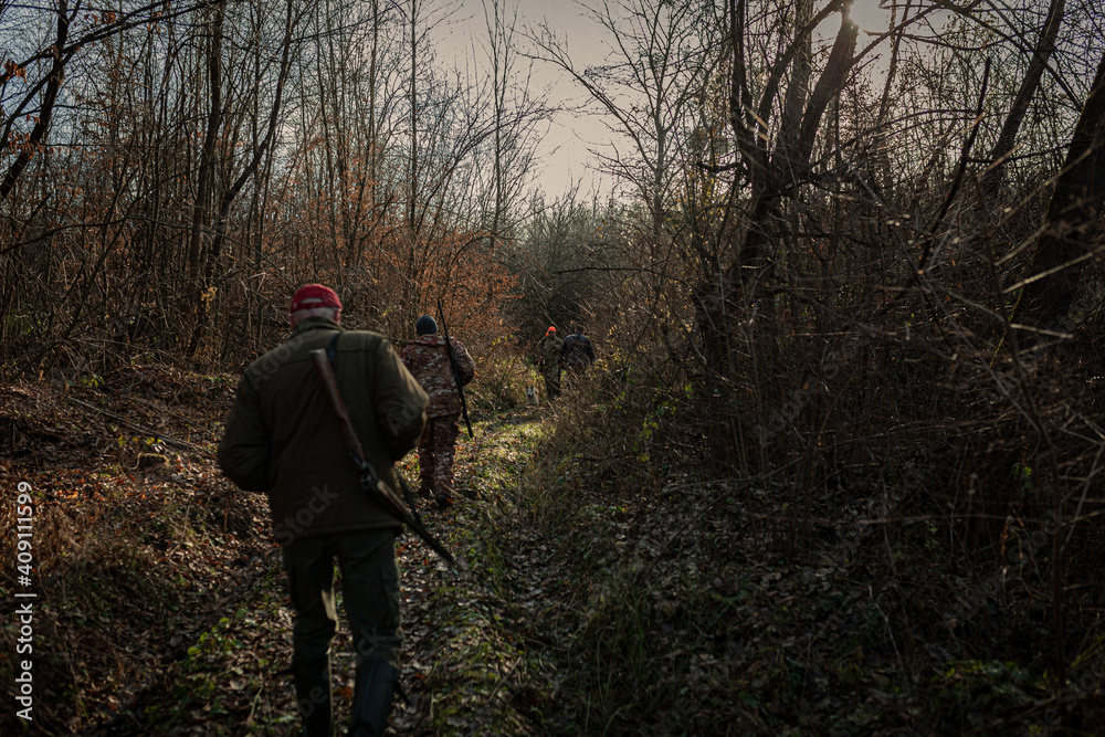 Naklejka premium hunter in the forest