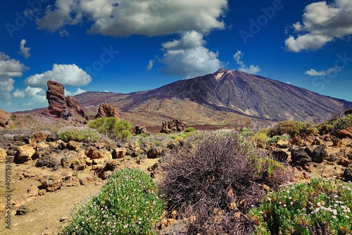 Teide, le volcan dans le Parc National du même nom dans les îles Canaries à Ténérife photo