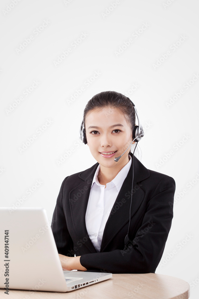 Oriental fashion business woman using computer Oriental fashion business woman using computer