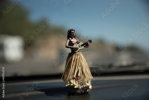Hula dancer 