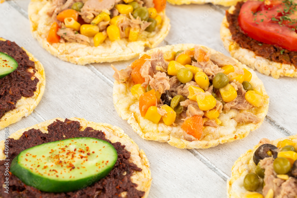 Quinoa crackers Quinoa crackers