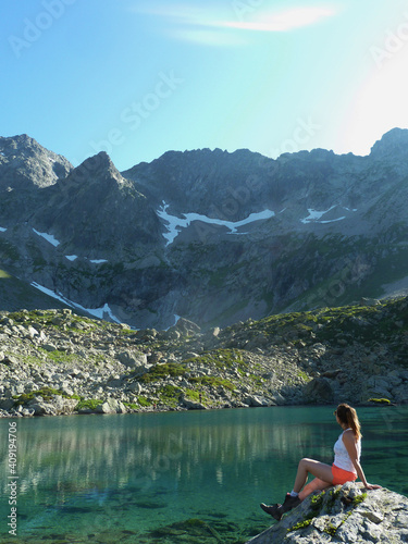 lac de haute montagne en fin de journée 