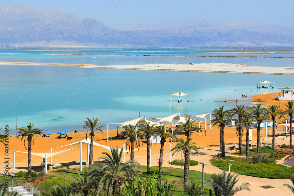 Obraz premium equipped sandy beach at the resort Ein Bokek, Dead Sea, Israel