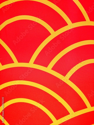 The yellow curves are connected in moderation, creating a beautiful red background.