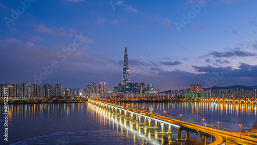 Obraz na płótnie city skyline at night, Seoul South Korea. w salonie