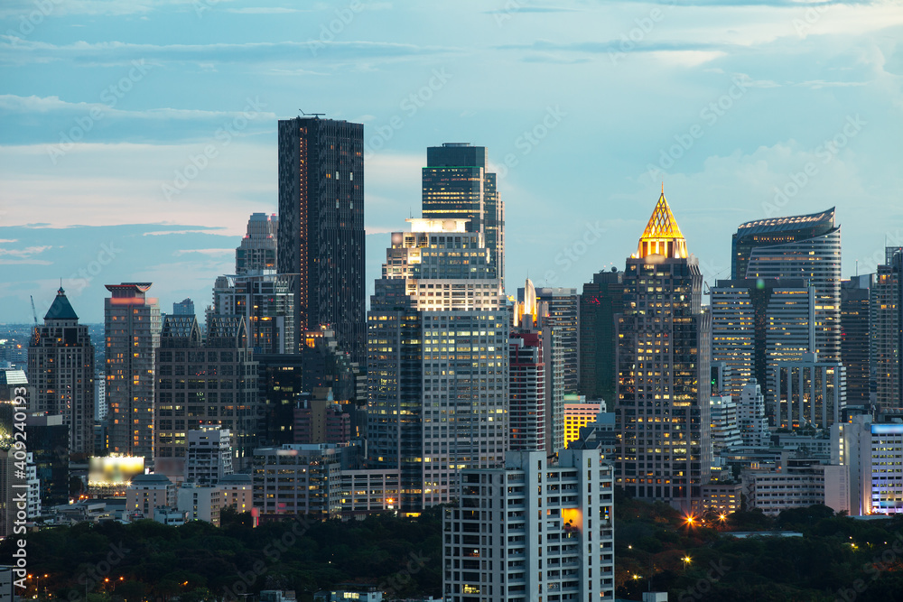 Naklejka premium Bangkok Cityscape, Business district with high building at dusk