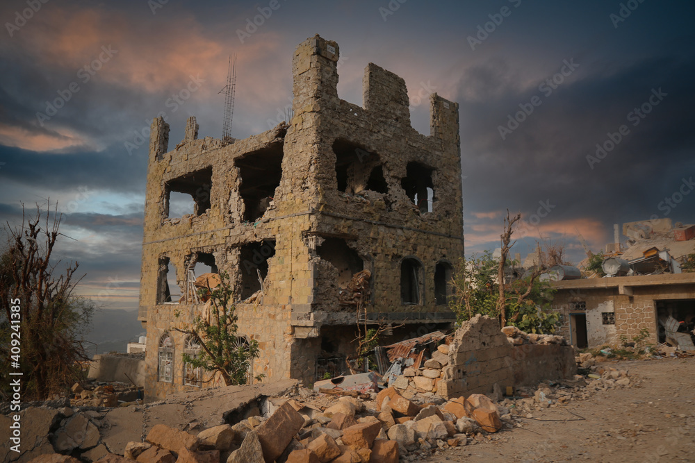 A house destroyed by war and heavy fighting in the Yemeni city of Taiz