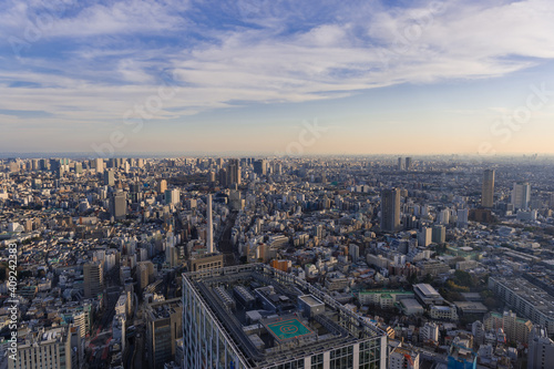 東京都渋谷区から見た東京の夕景 © zu_kuni