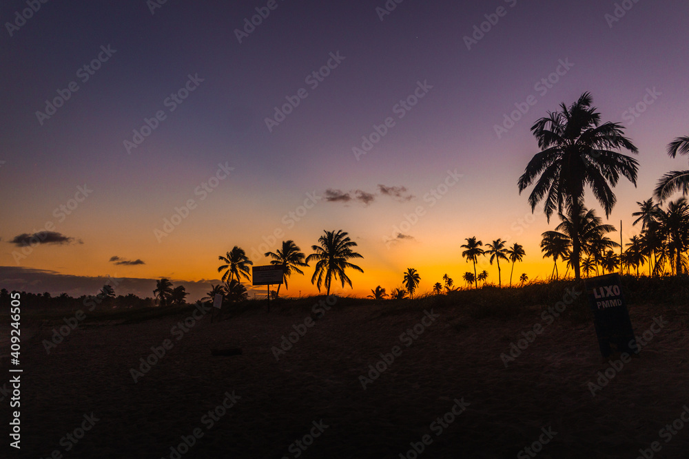 Fototapeta premium O lindo Pôr do Sol na Praia do Francês