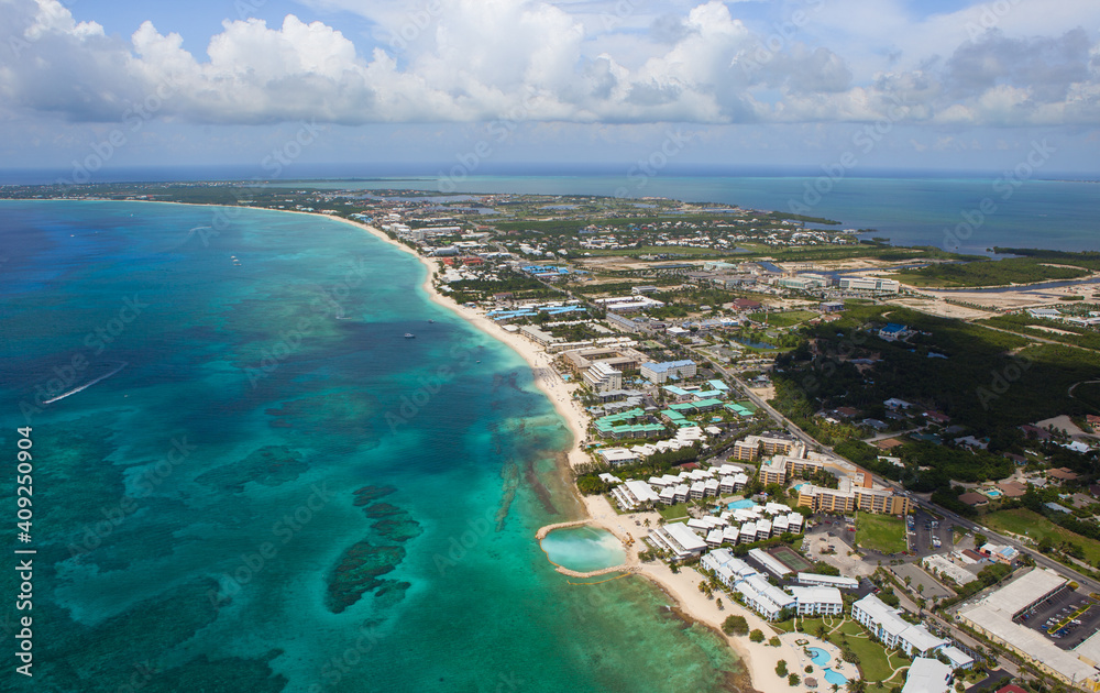 Αυτοκόλλητο Aerial view of coastline of Grand Cayman, Cayman Islands, Caribbean