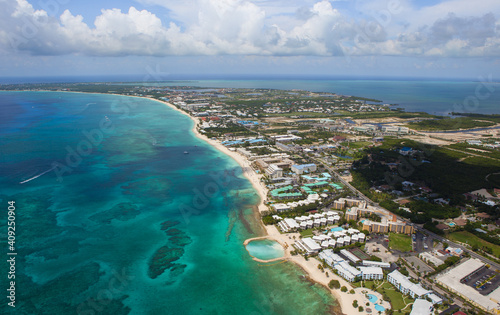 Canvas-taulu Aerial view of coastline of Grand Cayman, Cayman Islands, Caribbean