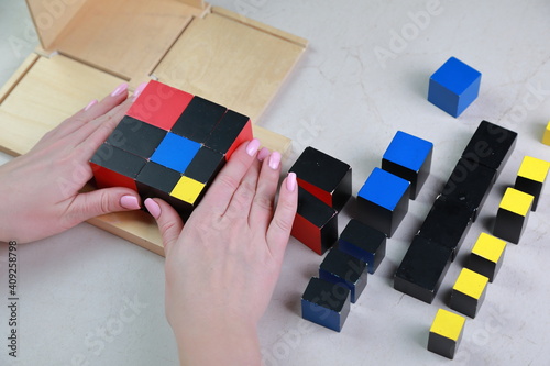 Tableau sur toile Montessori binomial and trinomial cubes