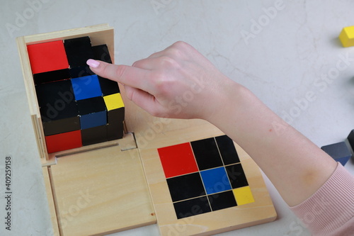 Canvastavla Montessori binomial and trinomial cubes