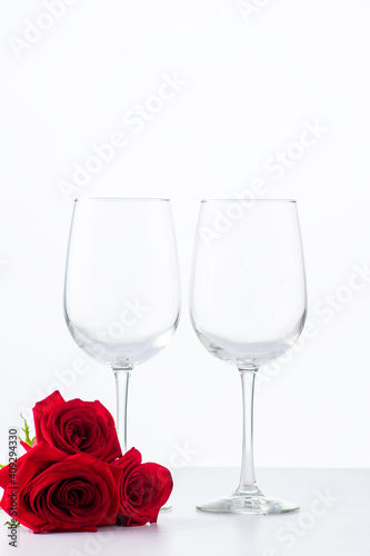 Copas de vino vacías para pareja