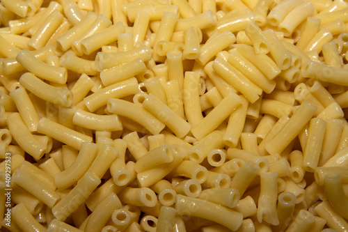 A close up photo of a bunch of cook macaroni pasta