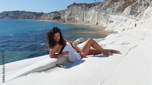 Modella in posa alla Scala dei Turchi photo