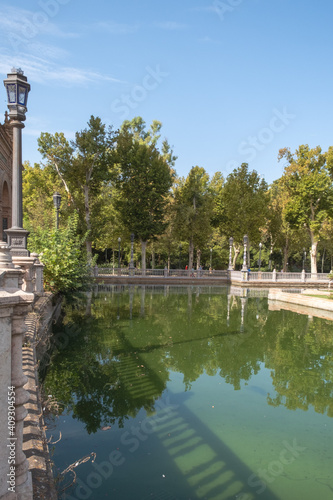 Carruajes de caballos aparcados en Sevilla