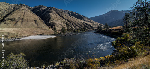 Fototapeta Naklejka Na Ścianę i Meble -  Salmon River in Fall, Idaho