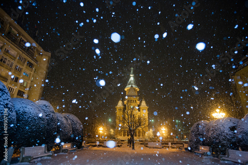 Tableau sur toile Metropolitan Orthodox Cathedral of Timisoara, in winter