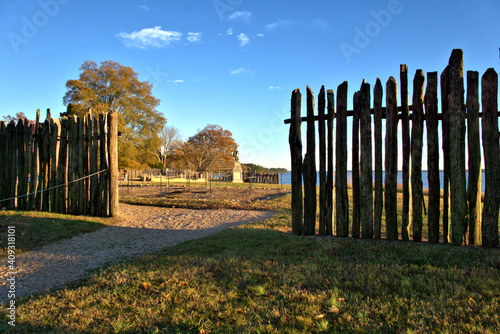 Canvas-taulu Opening in the stockade fence in Jamestown Colony