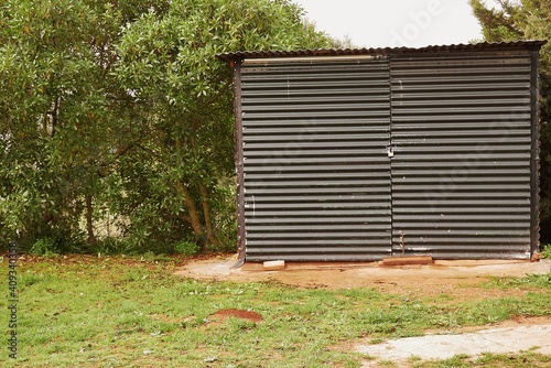 Antiguo garage de mi abuelo donde arreglaba su antiguo coche