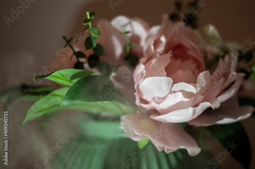 Fototapeta Naklejka Na Ścianę i Meble -  Flor con humo, color
