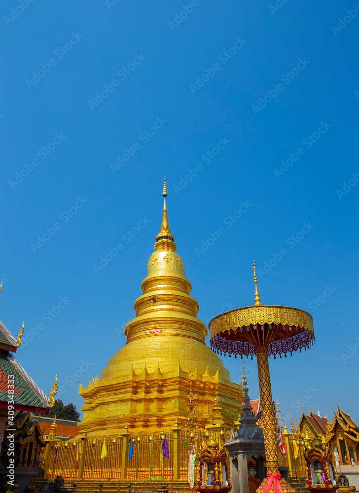 Naklejka premium Wat Phra That Hariphunchai is a Buddhist temple in Lamphun, Thailand
