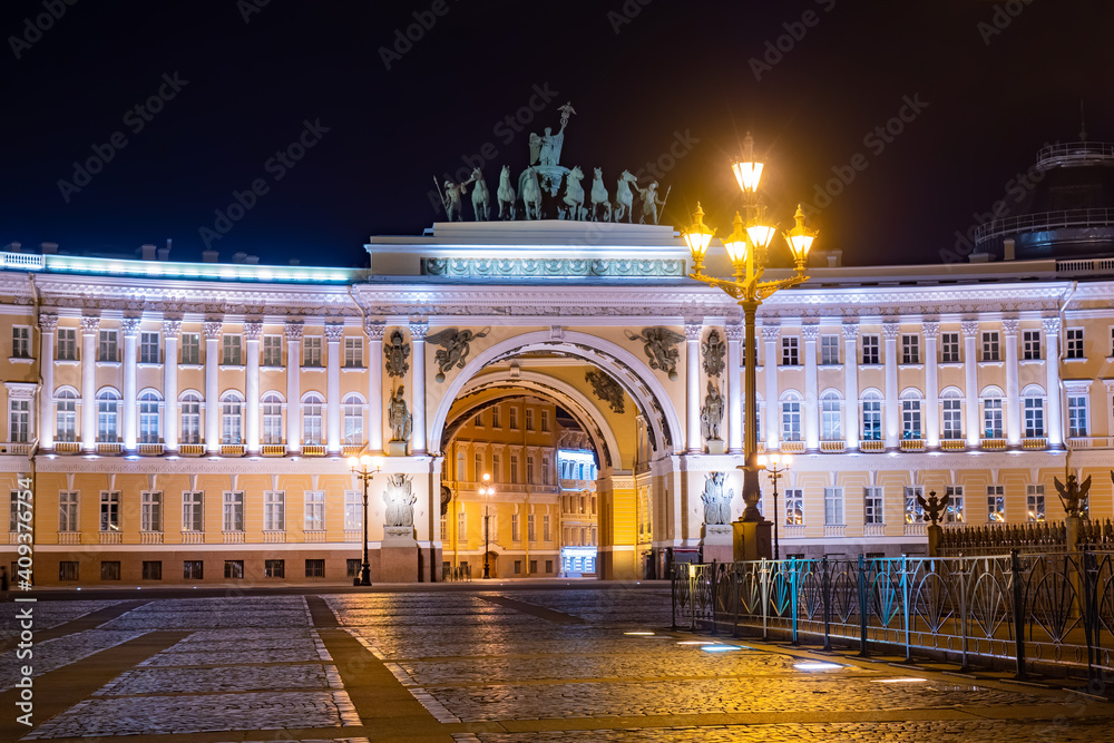 Palace Square in Saint Petersburg. Architecture of Russia. Arch of the main headquarters in Saint Petersburg. Architecture of Saint Petersburg. Palace Square on a summer night. Russian tour