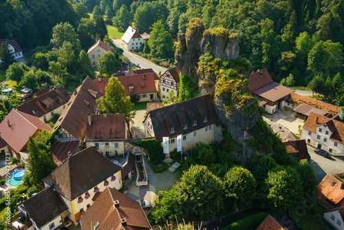 Felsendorf Tüchersfeld mit dem Fränkischen Schweiz Museum, Stadt Pottenstein, Fränkische Schweiz, Landkreis Bayreuth, Franken, Oberfranken, Bayern, Deutschland