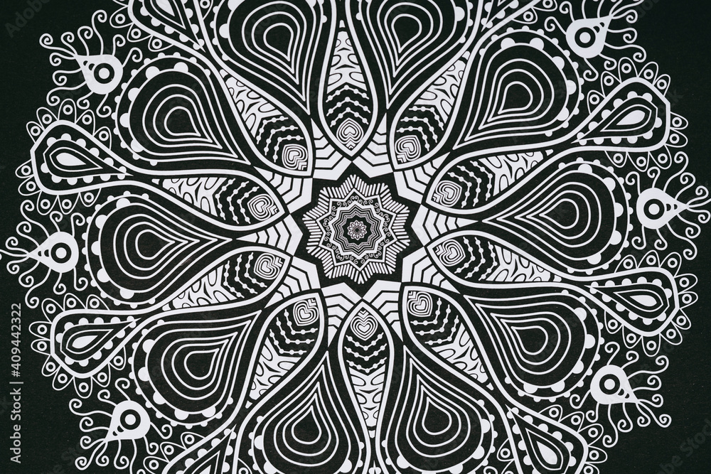 Décoration en forme de rosace mandala noir et blanc - Arrière plan design Décoration en forme de rosace mandala noir et blanc - Arrière plan design