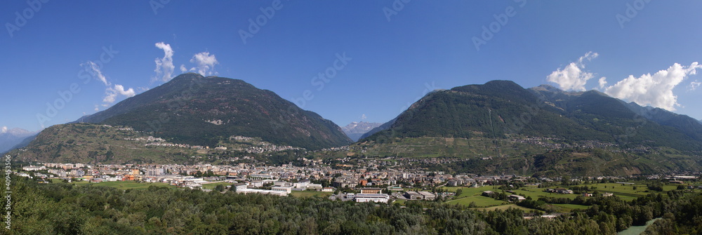 Naklejka premium Panoramica Sondrio
