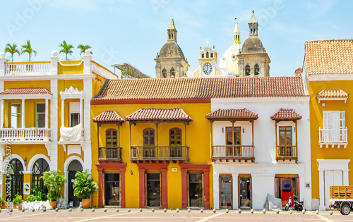 Cartagena - Stadt an der Karibikküste Kolumbiens mit bunten Kolonialgebäuden photo