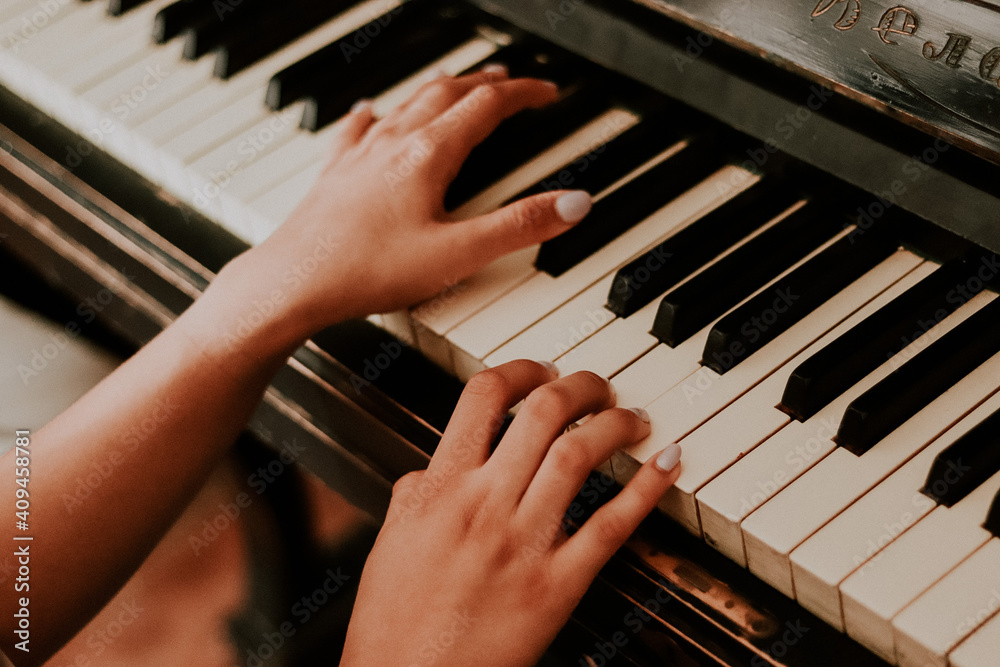 Fototapeta premium playing the piano