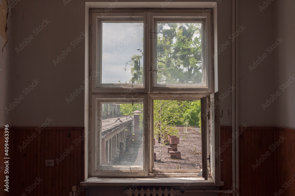 Fototapeta premium An abandoned railway depot - Urbex