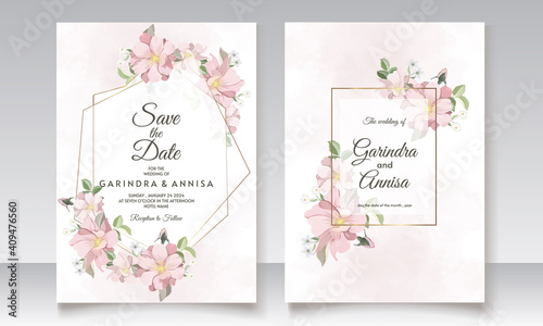  Floral wedding invitation template set with elegant  leaves Premium Vector