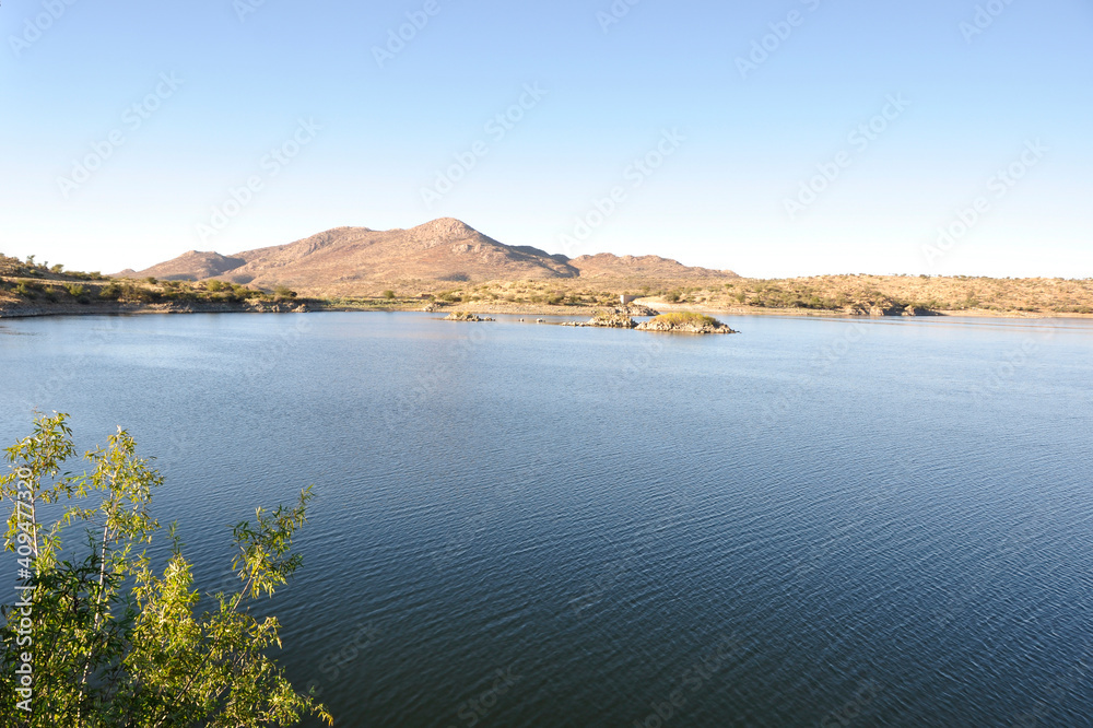 Namibia: An idyllic spot for holidays: Lake Oanob Resort near Rehoboth.