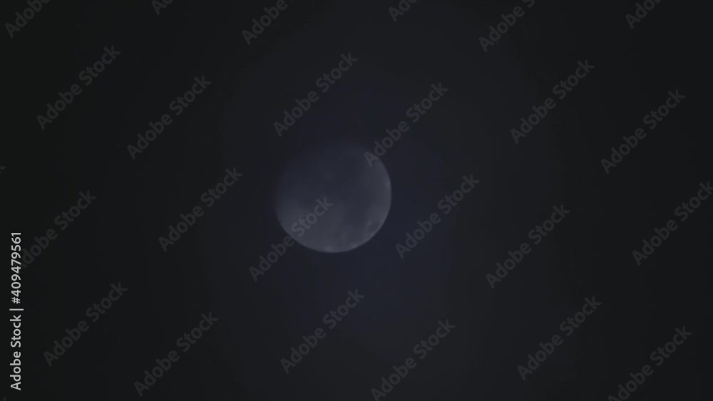 Luna menguando en eclipse lunar desde España