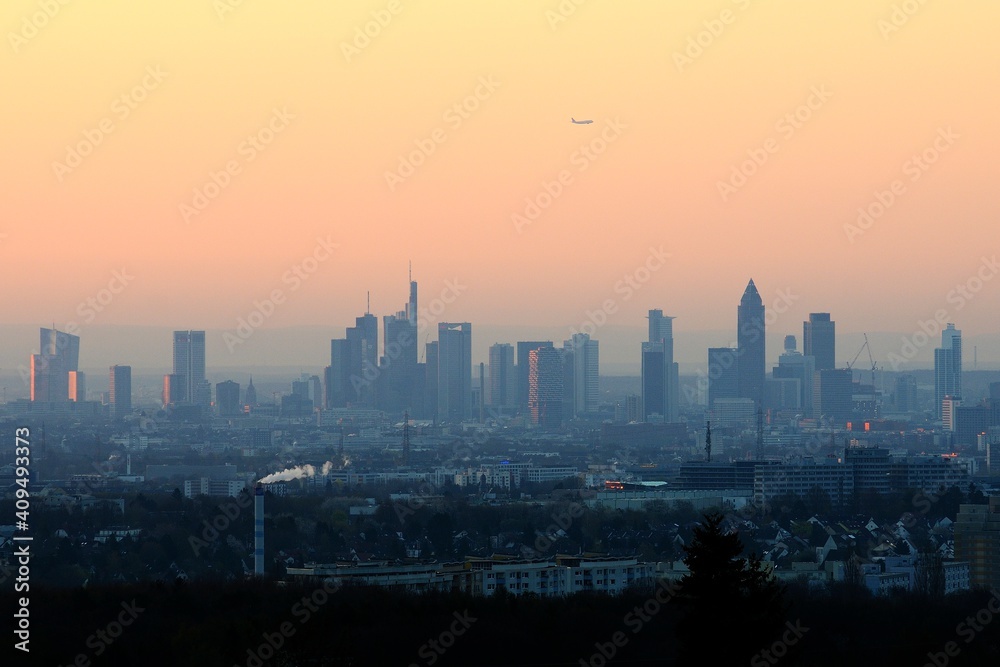 Skyline Frankfurt bei Morgengrauen