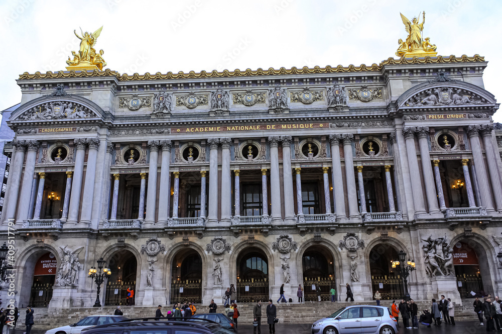 Fototapeta premium The facade of the Paris opera house