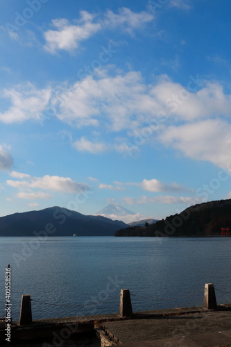 芦ノ湖越しの富士の山