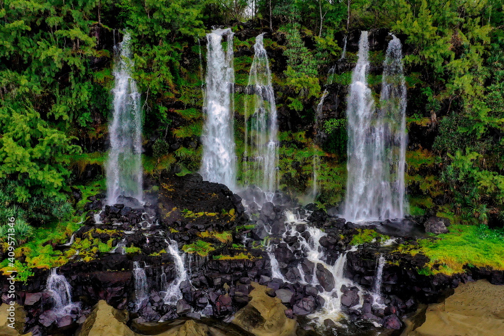Cascade Cascade