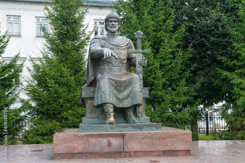 Kostroma, Monument to the founder of Kostroma - Prince Yuri Dolgoruky. Golden ring of Russia