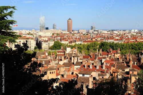 Panorama sur la ville de Lyon et le centre historique photo