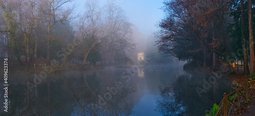 Panoramic view of a pond at the park © afinocchiaro